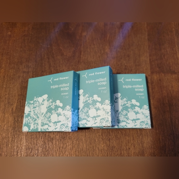 New - Red Flower toiletries - Picture 5 of 7